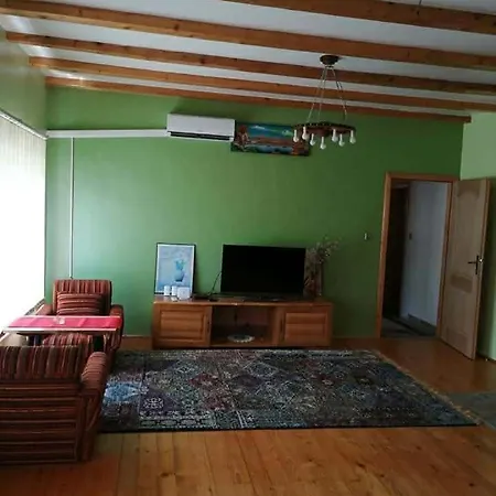 Nyaraló Sam *